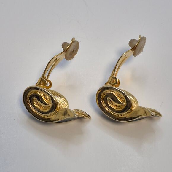 Vintage Emerald Green Royal Blue and Gold-tone Tulip Cloisonne Clip-on Earrings - Picture 8 of 11